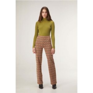 Εμπριμέ παντελόνι, Chic & Chic